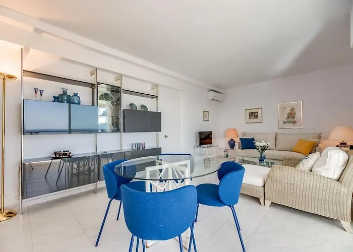 Charming Apartment With Sea Views